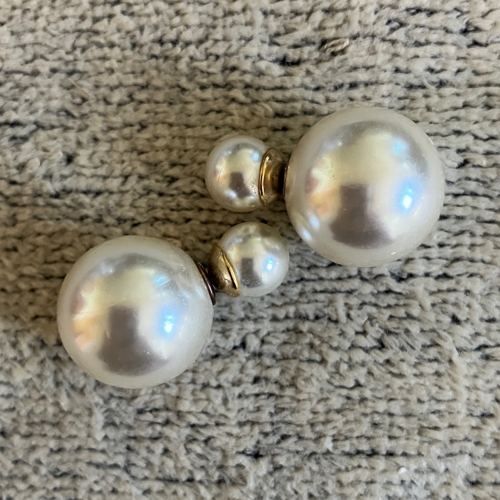 Elegant Pearl Stud two-sided Earrings